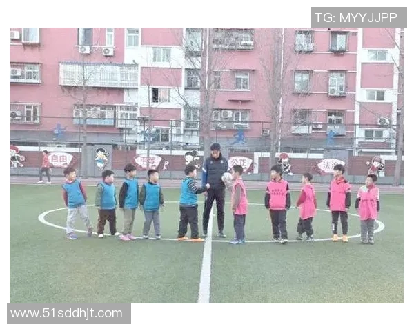 皇姑小学足球队培养青少年运动精神与团队合作意识的探索与实践 皇姑小学足球队培养青少年运动精神与团队合作意识的探索与实践