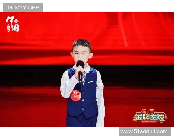 足球小胖弟的成长之路：从草地小将到梦想舞台的追逐者